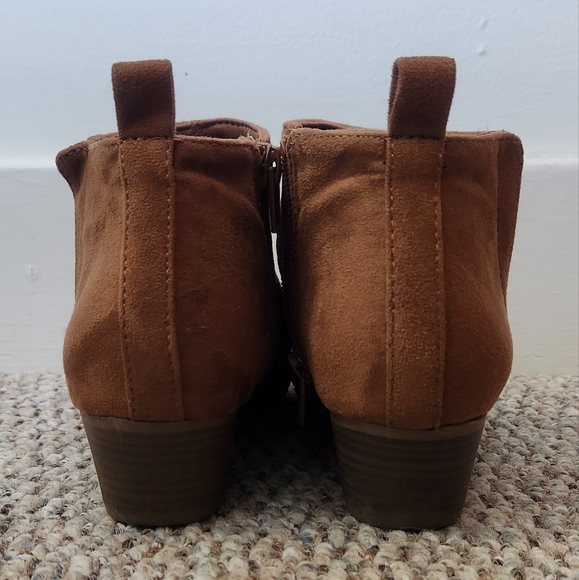 Old Navy suede boot heels - Picture 7 of 7